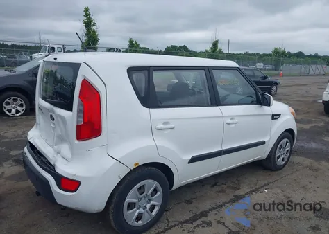 2013 Kia Soul z USA, uszkodzony, nr VIN KNDJT2A58D7767612